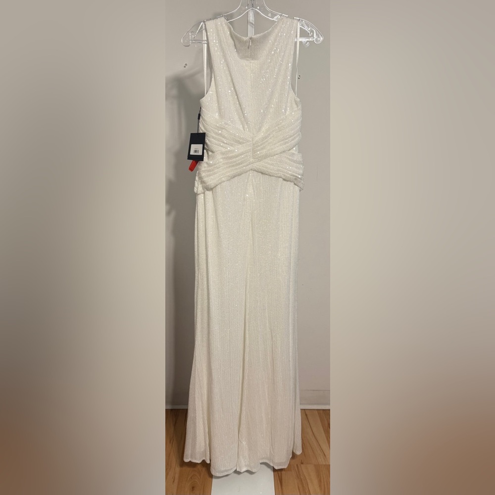 💃🏽IEENA for MAC DUGGAL V-Neck Sequin Wrap Waist Gown. Color: White. Size: 10 - Picture 6 of 11